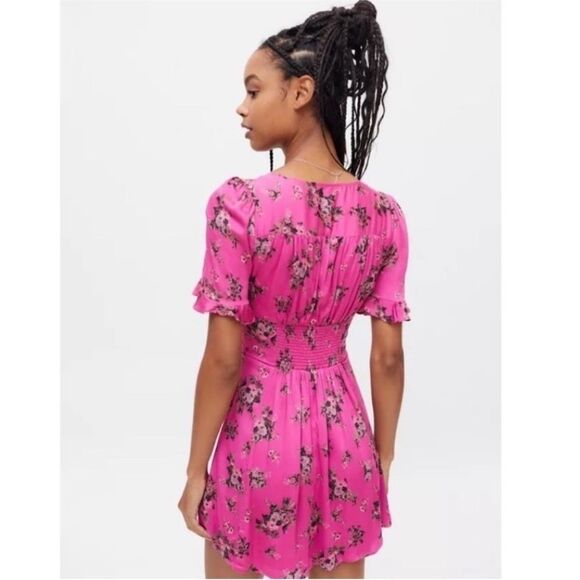Urban Outfitters Aritha Hook & Eye Pink Floral Babydoll Mini Dress Size Small - Picture 6 of 11